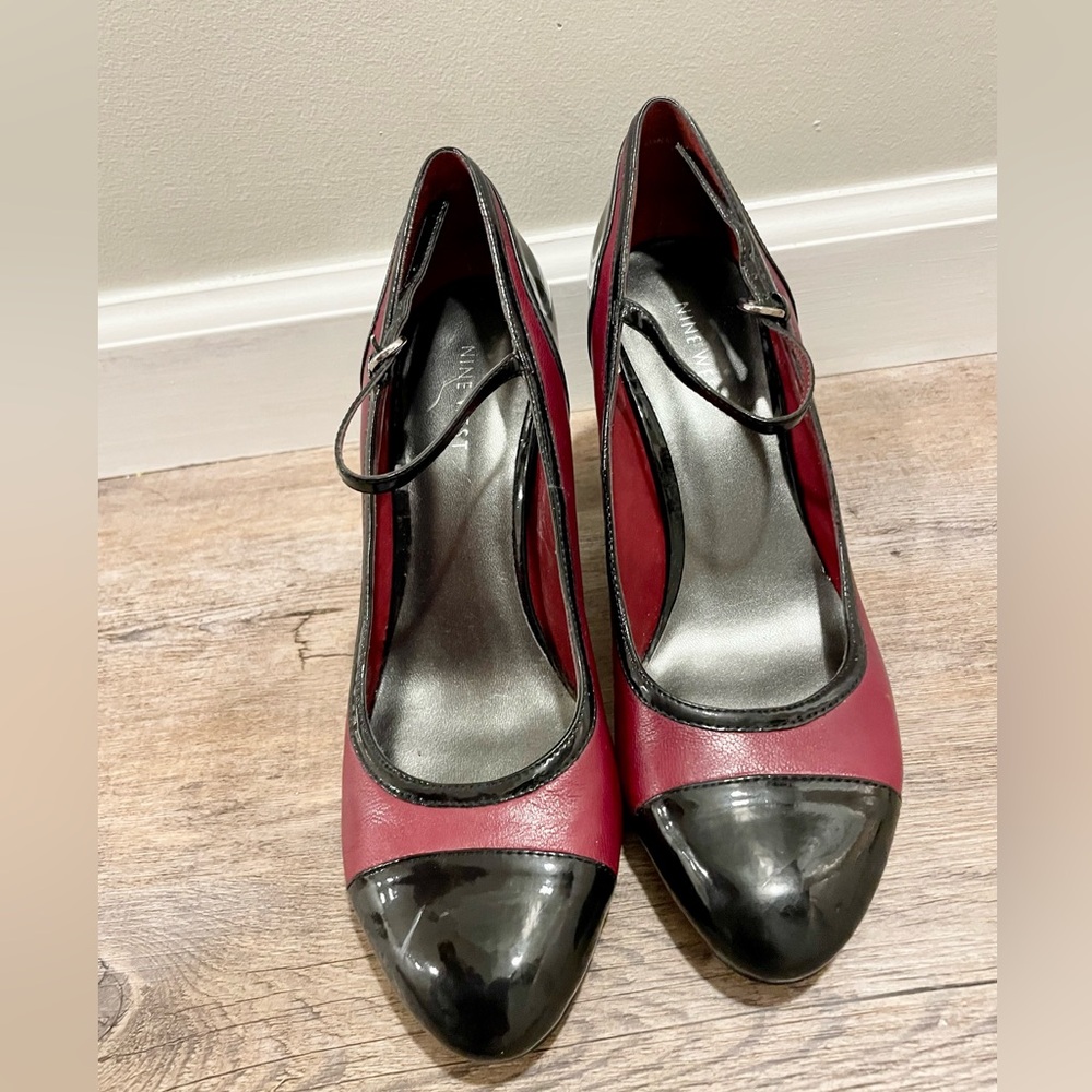 Nine West Black and Red Burgundy Heels Sz 8.5